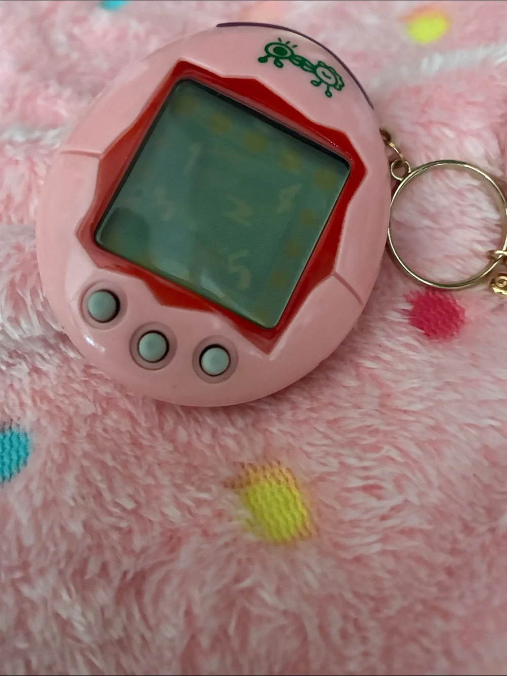 2004 Bandai Tamagotchi Plus (Tamagotchi Connection V1) w/Gold Key Rings & Charms